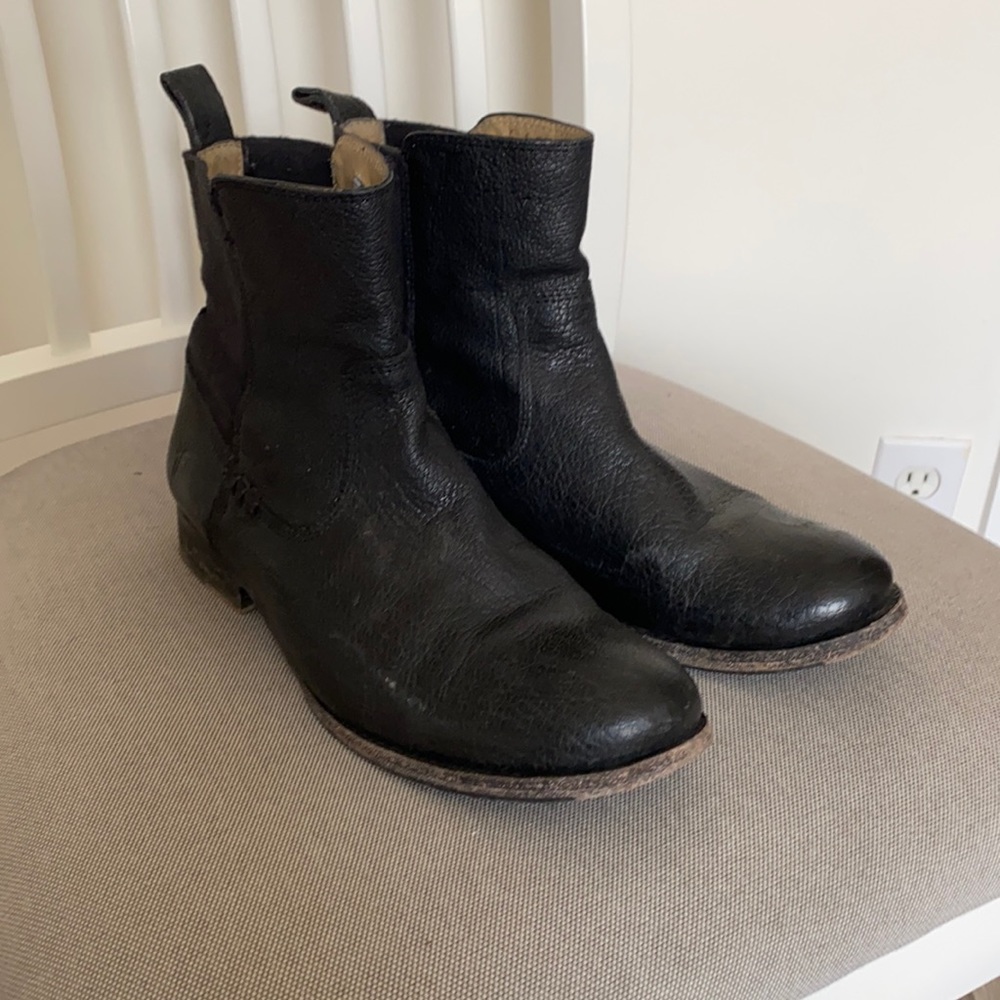 FRYE Molly Gore short booties